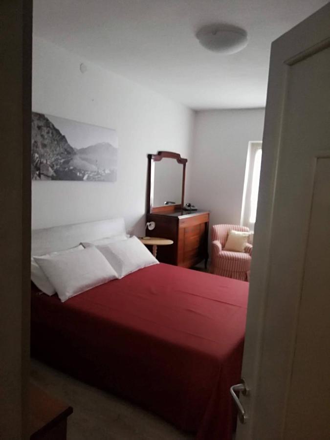 Appartement Casa Maria Lafinestrasulgarda à Limone sul Garda Extérieur photo