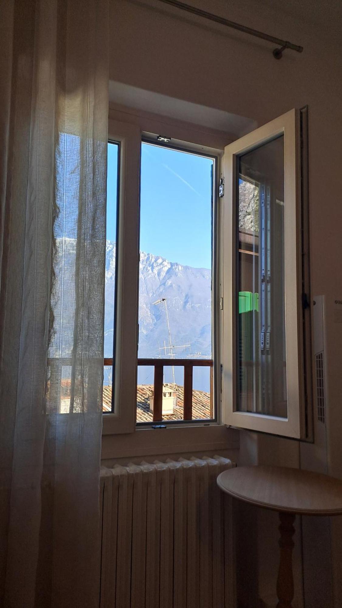 Appartement Casa Maria Lafinestrasulgarda à Limone sul Garda Extérieur photo